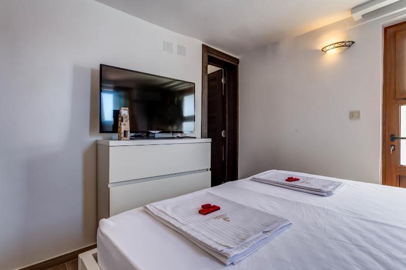 Superior Double Room image 4