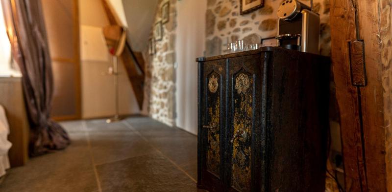 King Suite with Spa Access image 2