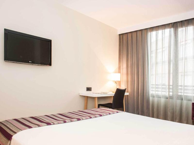 Double or Twin Room with Parking image 4