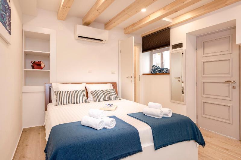 Studio Apartment image 3