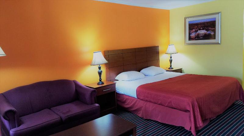 Standard King Room - Smoking image 4