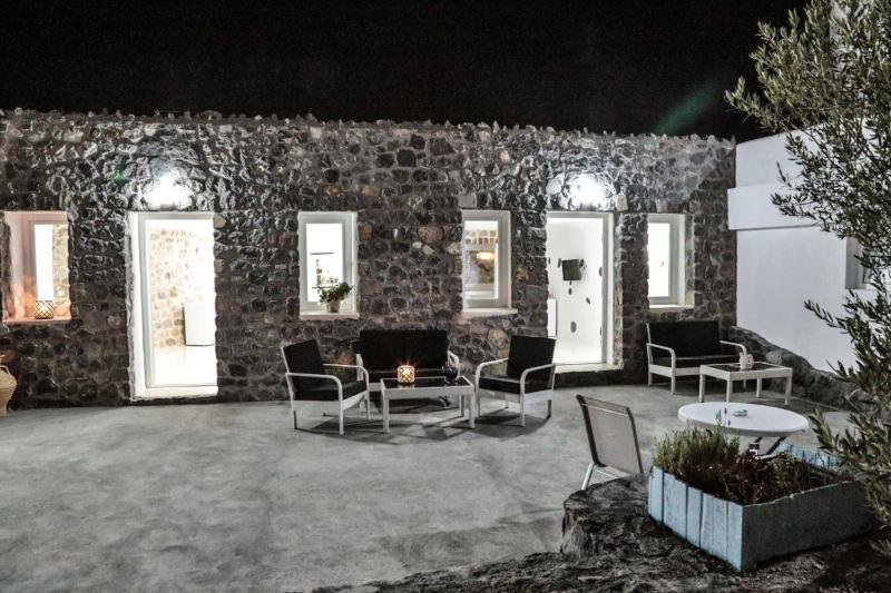 Apartment Garden View-Split Level image 4