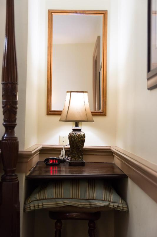 Standard Queen Room image 2