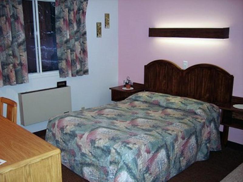 Auberge Mountain View Inn - image 18