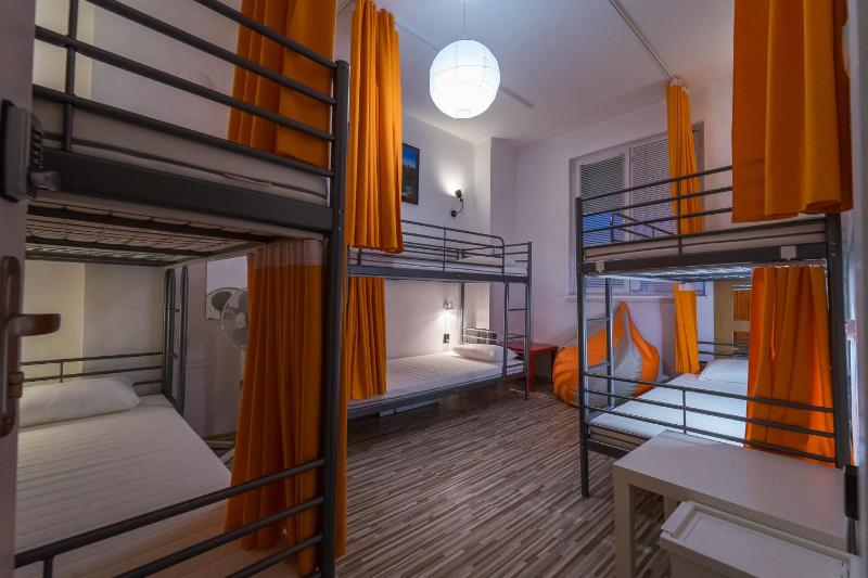 Bunk Bed in Mixed Dormitory Room image 3