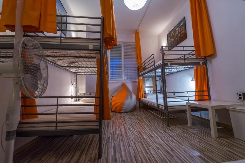 Bunk Bed in Mixed Dormitory Room image 4