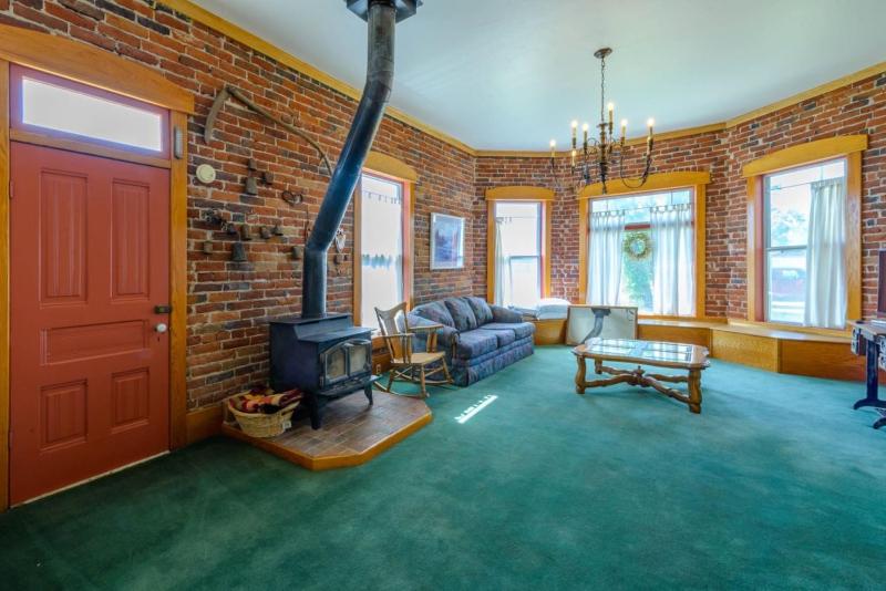 Three-Bedroom Holiday Home  image 2