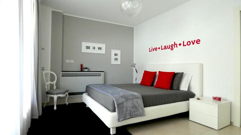 One-Bedroom Apartment image 1