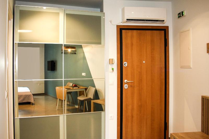 Studio Apartment image 2