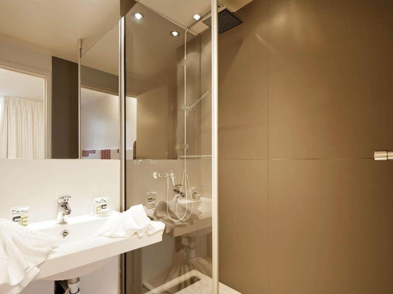 Superior Twin Room with Sofa Bed image 3