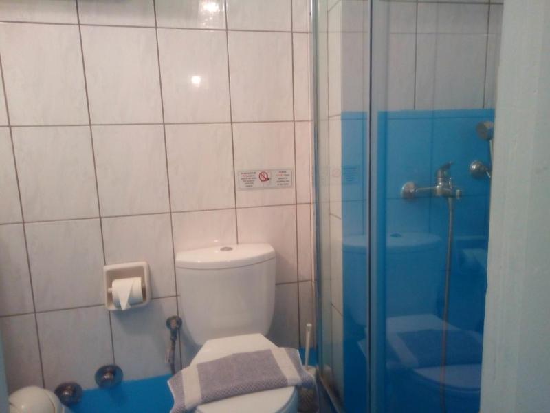 Small Double Room image 4