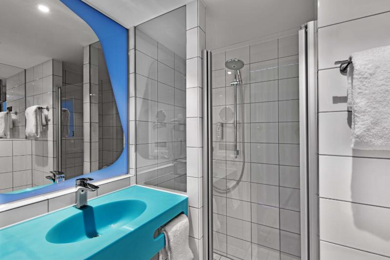 Double Room image 2