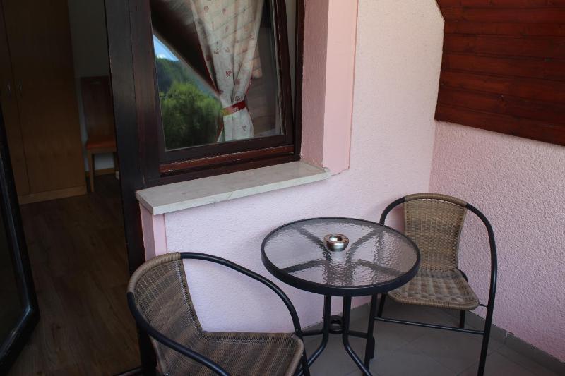 Double Room with Balcony image 3