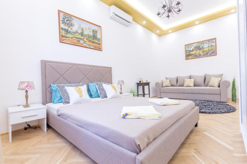 Real Apartments Zoltán - image 1