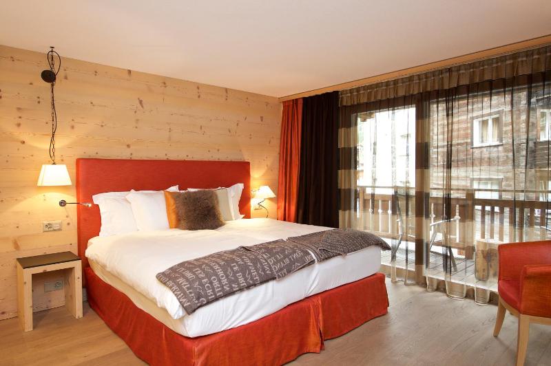 Chalet Double Room with Balcony image 4