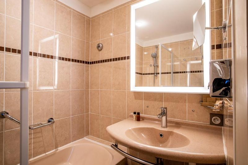 Classic Double Room image 1