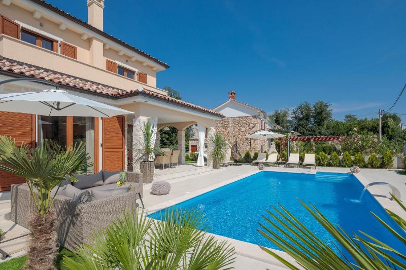Villa image 4