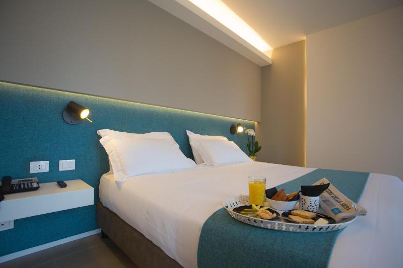 Superior Double Room image 4
