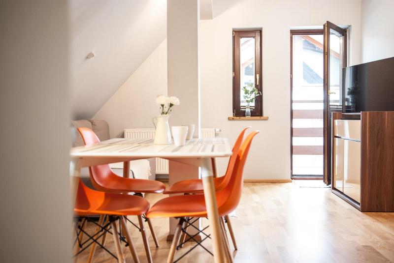 Gimnazjalna 5 - Apartamenty i pokoje w Centrum Zakopanego - image 16