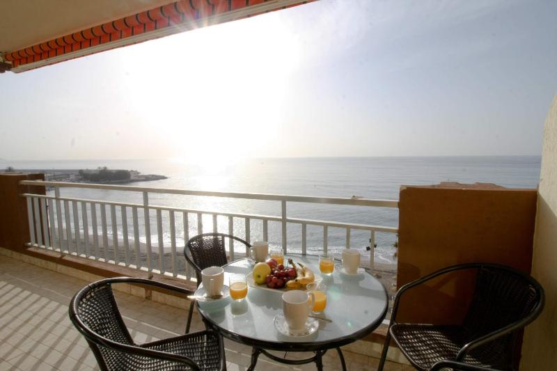 Suitur apartamento frente a la playa fuengirola - image 1