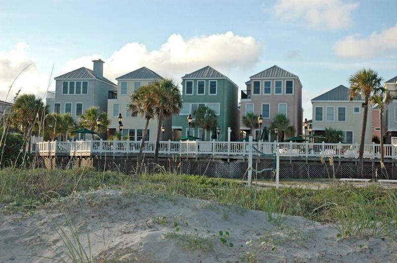 Four-Bedroom Holiday Home image 1