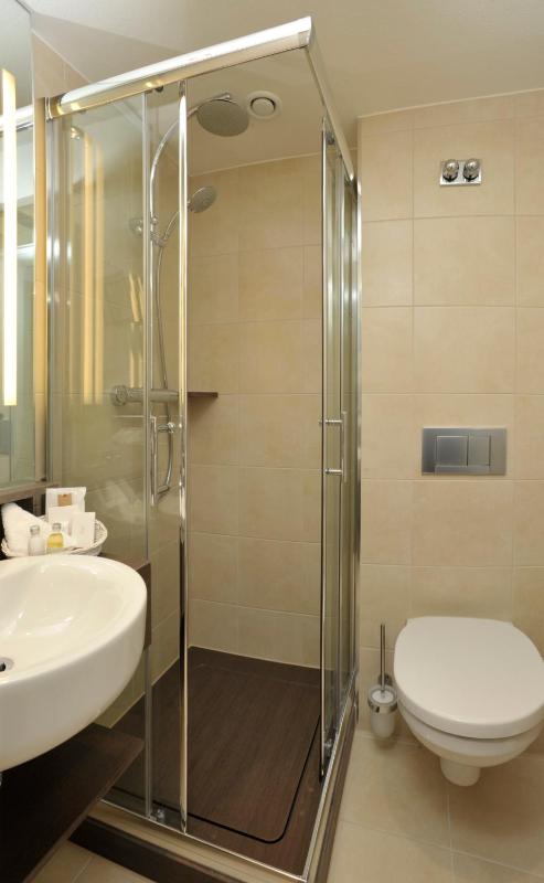 Single Room with City View image 2