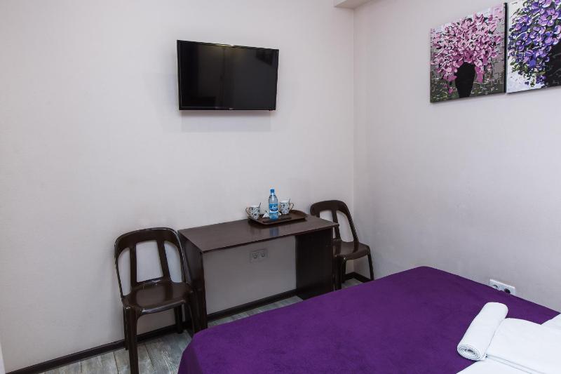 Standard Double Room image 3