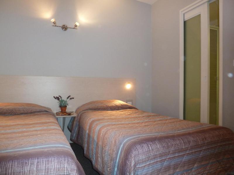 Comfort Twin Room image 1