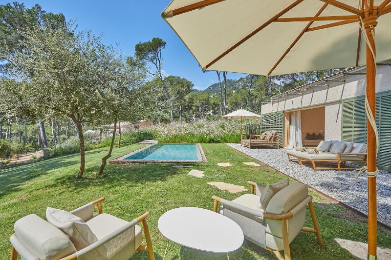 Suite with Private Pool image 1