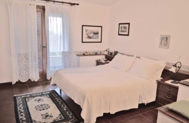 Double Room image 3