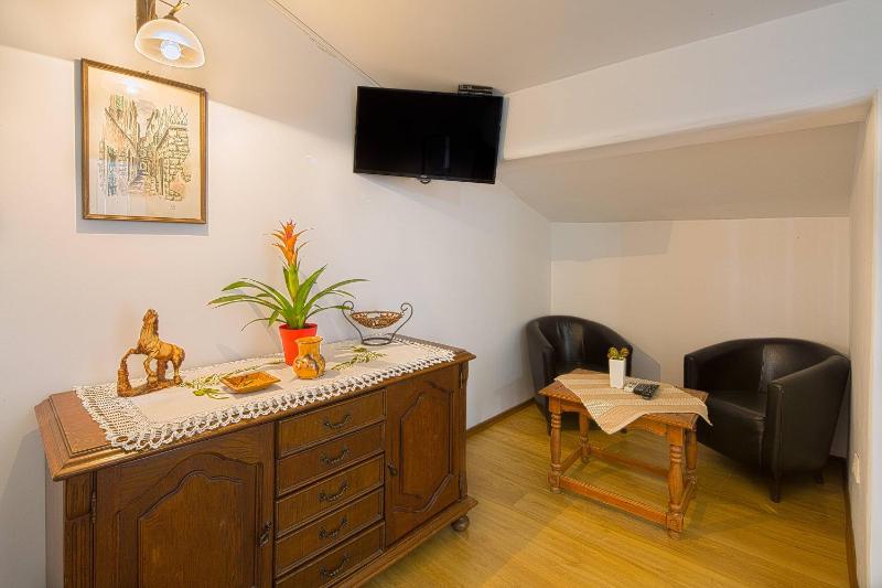 Apartment image 3