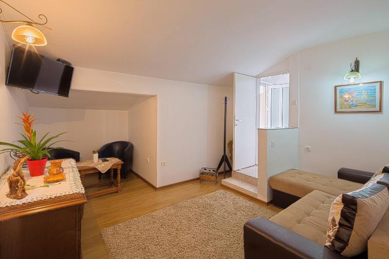 Apartment image 4