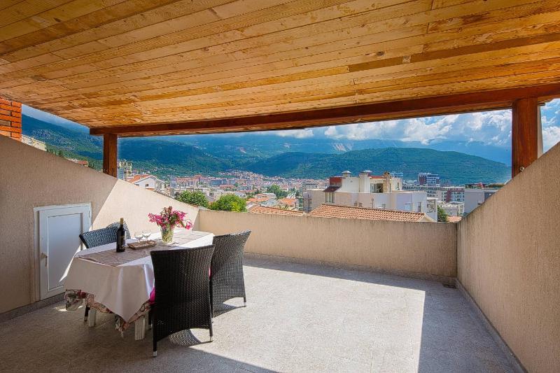 Apartment with Sea View image 2