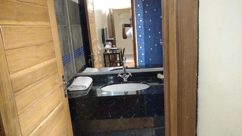 Le ZaNaLi Hotel - image 2
