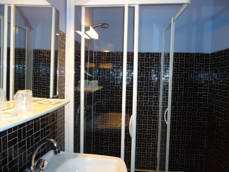 Family Room image 2
