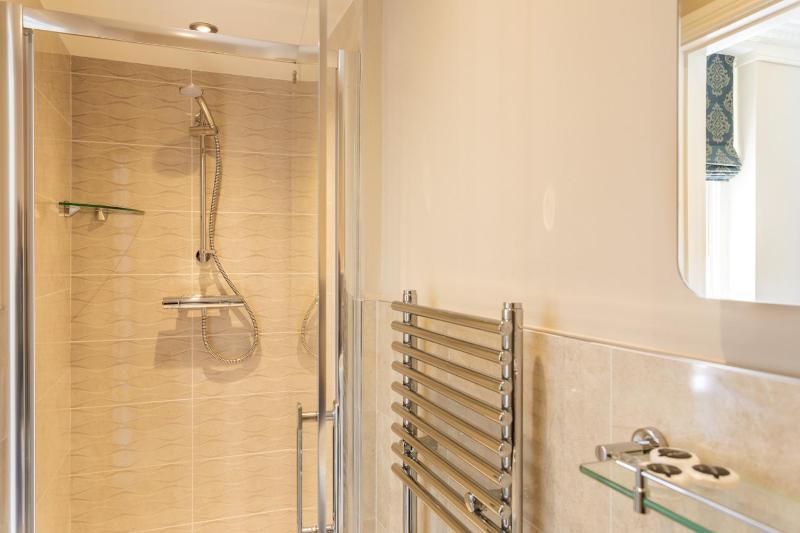 Studio Apartment image 3