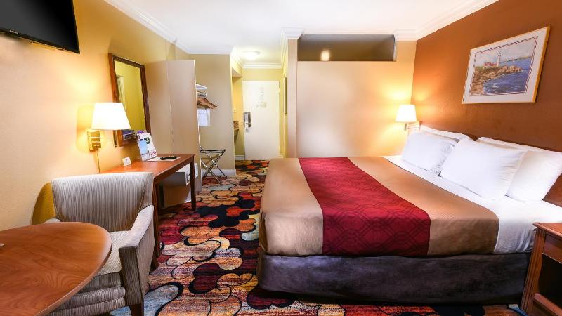 King Room - Non-Smoking image 3