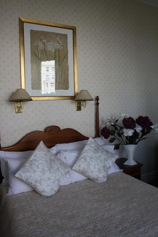 Superior Double Room image 4