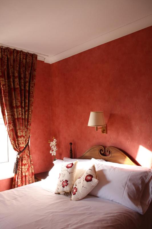 Double Room image 3