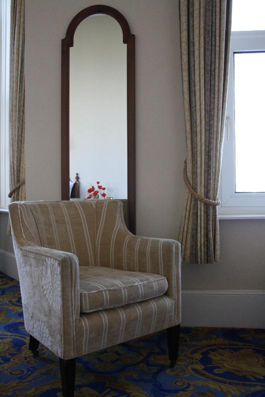 Family Room with Sea View image 2