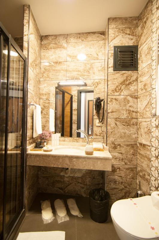 Comfort Triple Room image 4