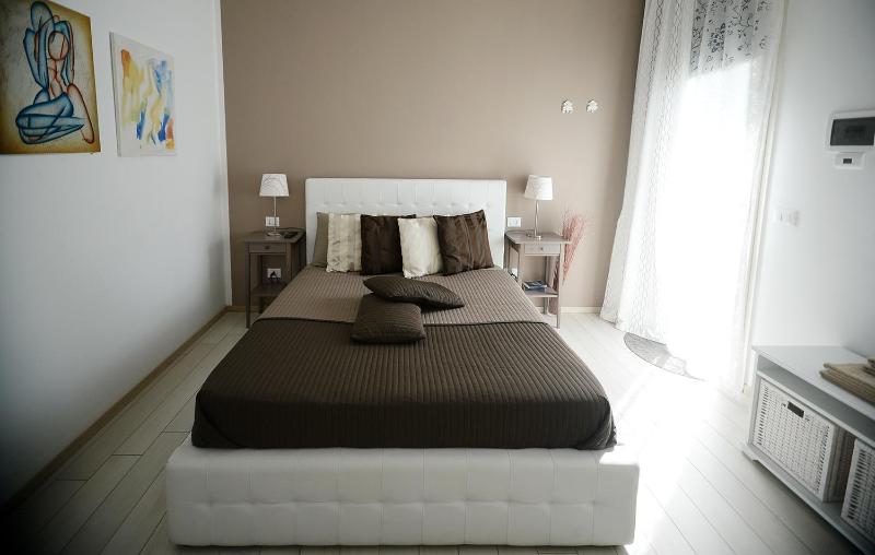Deluxe Room image 3