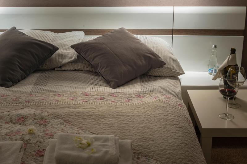 Double Room image 2