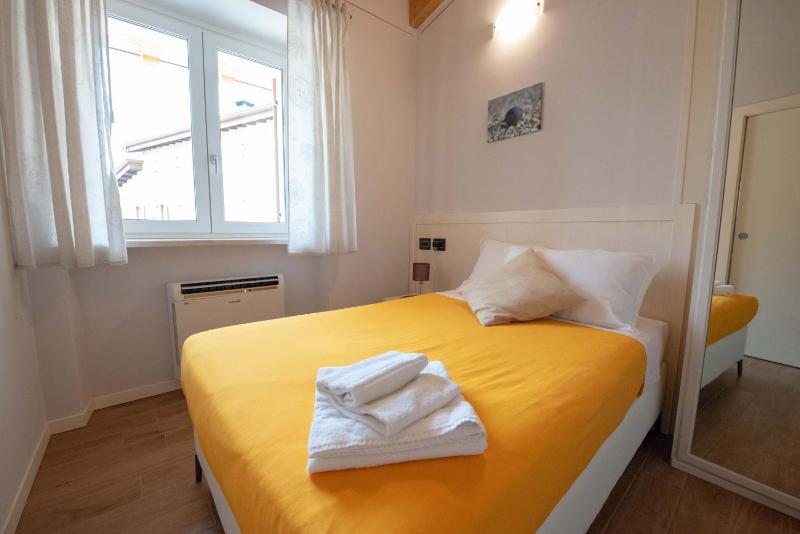 Single Room image 3