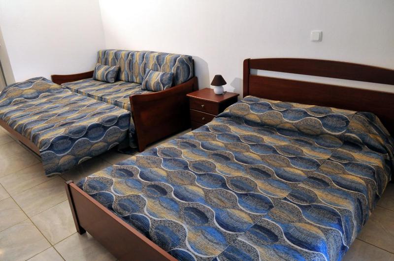 Studio (4 Adults) image 3