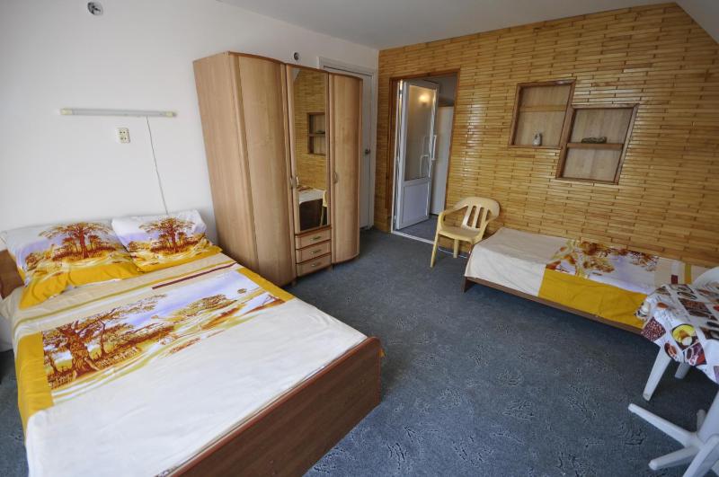 Classic Quadruple Room image 3