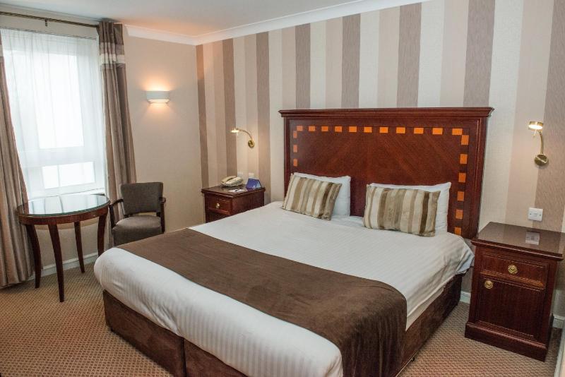 Classic Double Room image 4