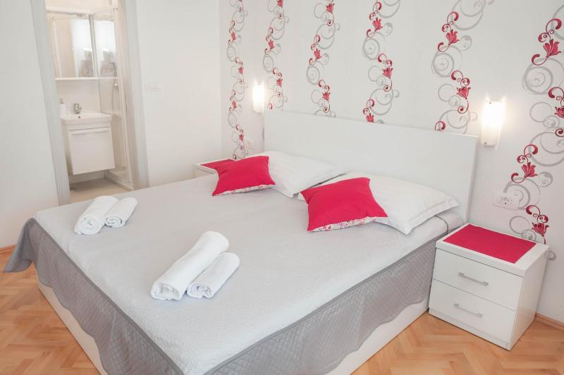 Apartment with Sea View image 2