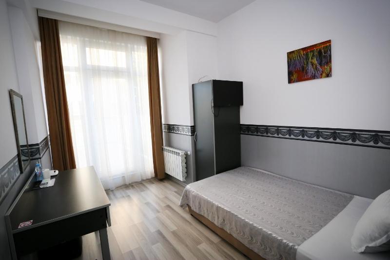 Standard Single Room image 2