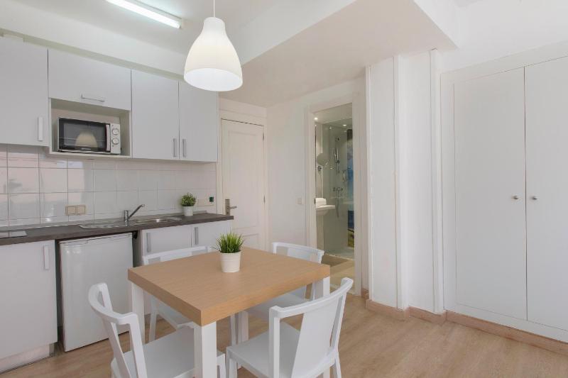 One-Bedroom Apartment with Balcony image 4